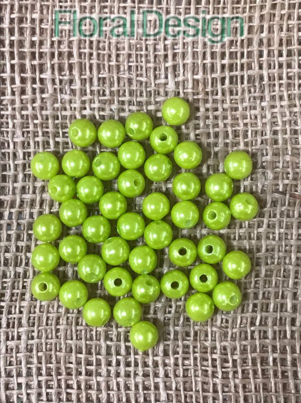Perličky 8mm světle zelená 250ks