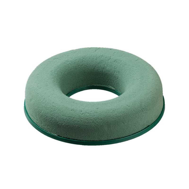 Věnec na živé 20cm plastový základ